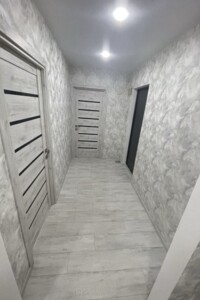 Продаж квартири, Черкаси, р‑н. Придніпровський, Іллєнка Юрія вулиця, буд. 130