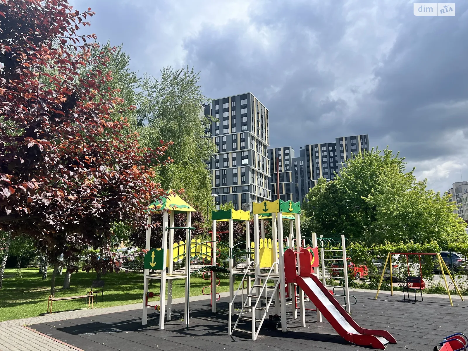 Продается 2-комнатная квартира 70.1 кв. м в Вишневом, ул. Ломоносова, 40 - фото 1