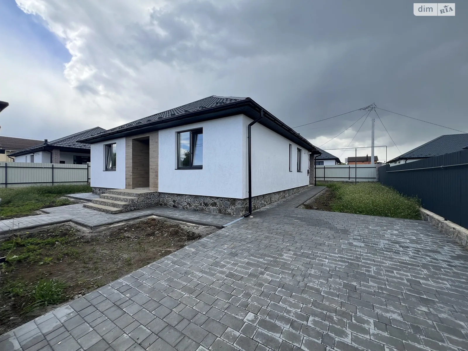 Продається одноповерховий будинок 120 кв. м з ділянкою, цена: 129999 $ - фото 1