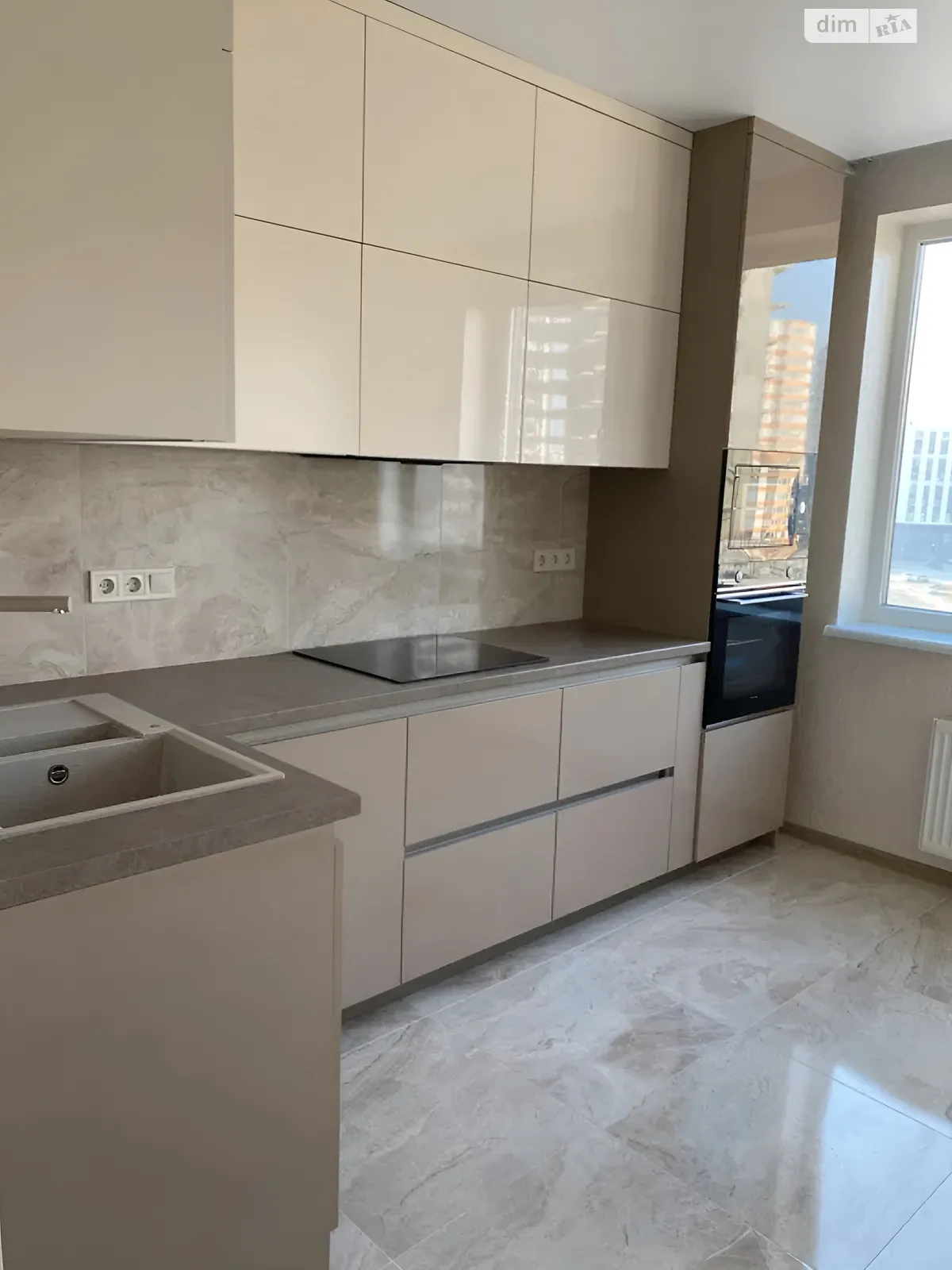 Продається 2-кімнатна квартира 60 кв. м у Одесі, вул. Перлинна, 1 - фото 1
