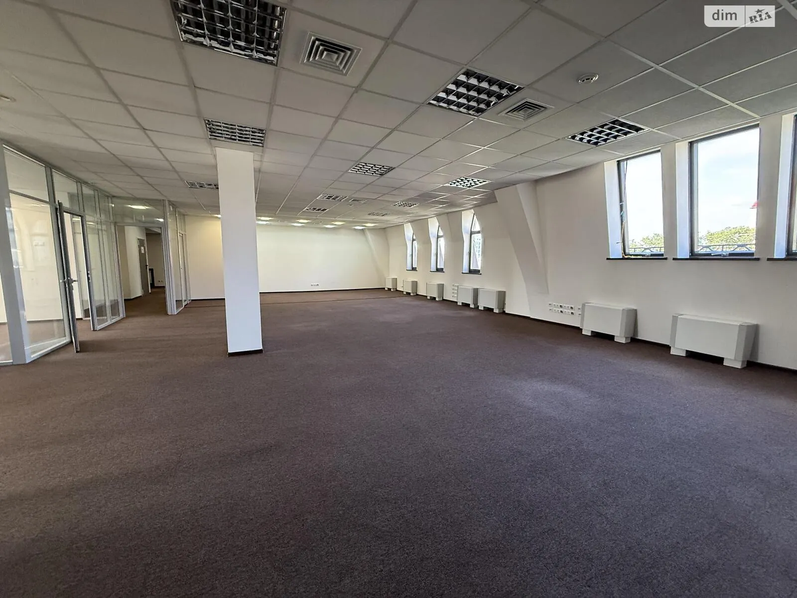 Сдается в аренду офис 620 кв. м в бизнес-центре, цена: 13020 $ - фото 1