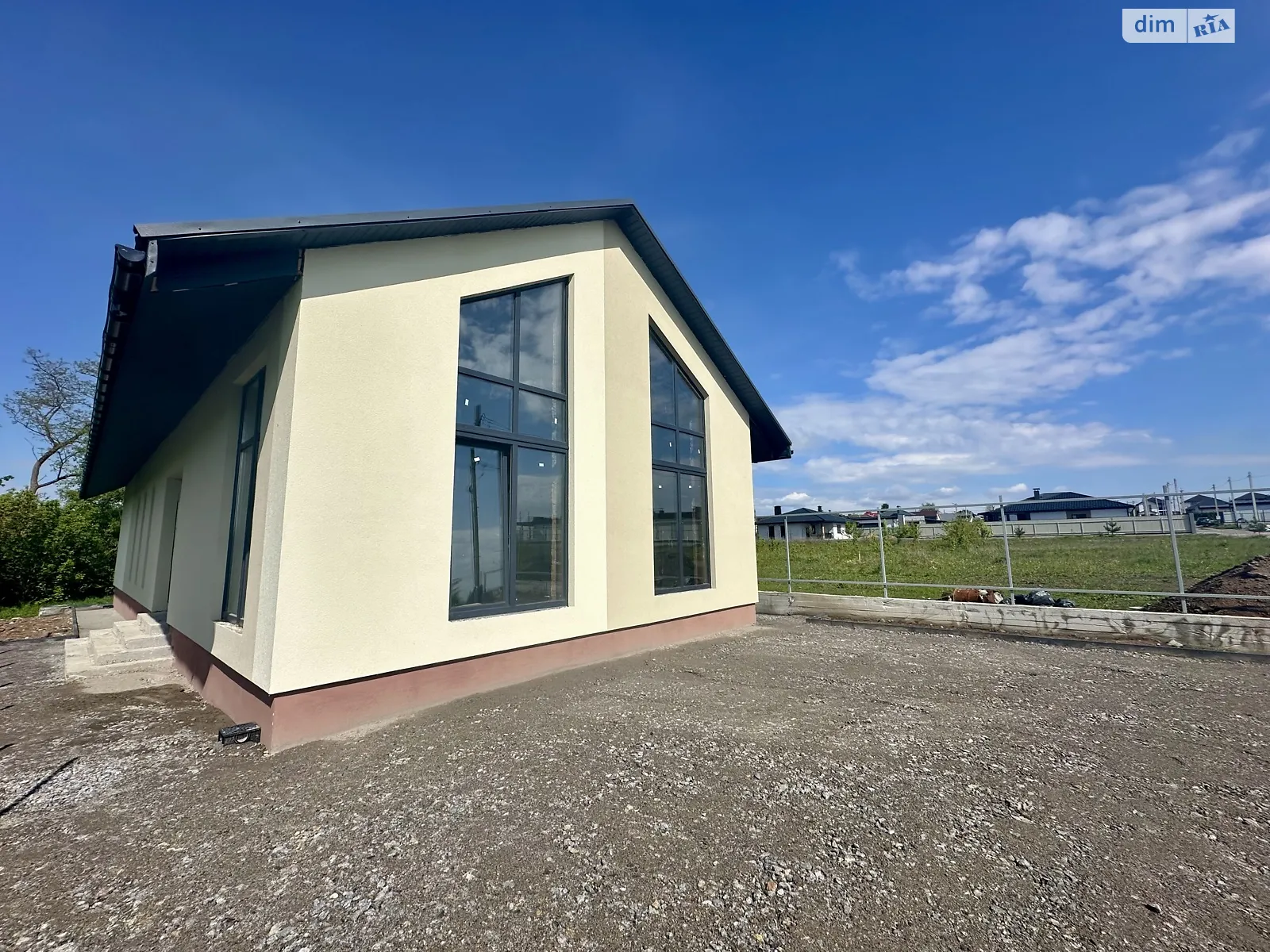 Продається одноповерховий будинок 150 кв. м з каміном, цена: 160000 $ - фото 1