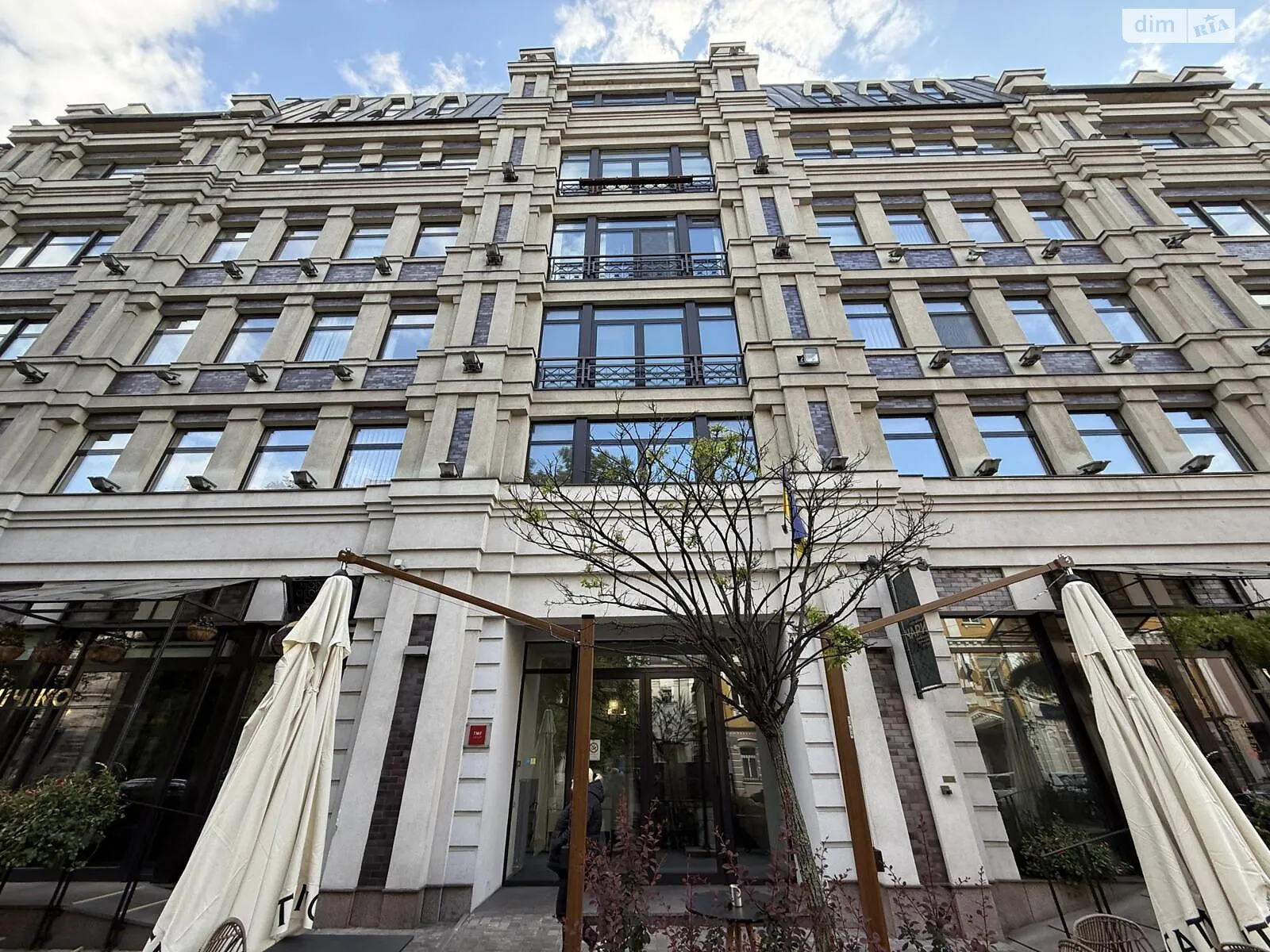Сдается в аренду офис 640 кв. м в бизнес-центре, цена: 13440 $ - фото 1