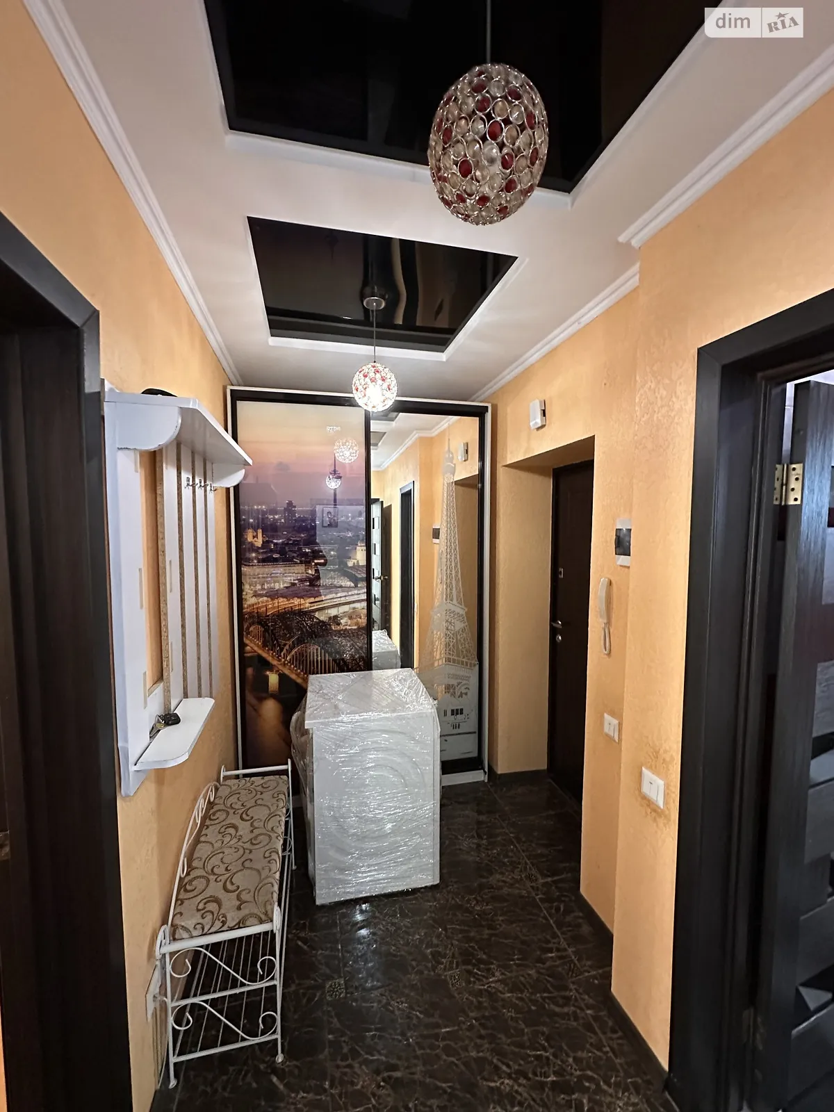 Продається 2-кімнатна квартира 63 кв. м у Івано-Франківську, вул. Івасюка, 10 - фото 1