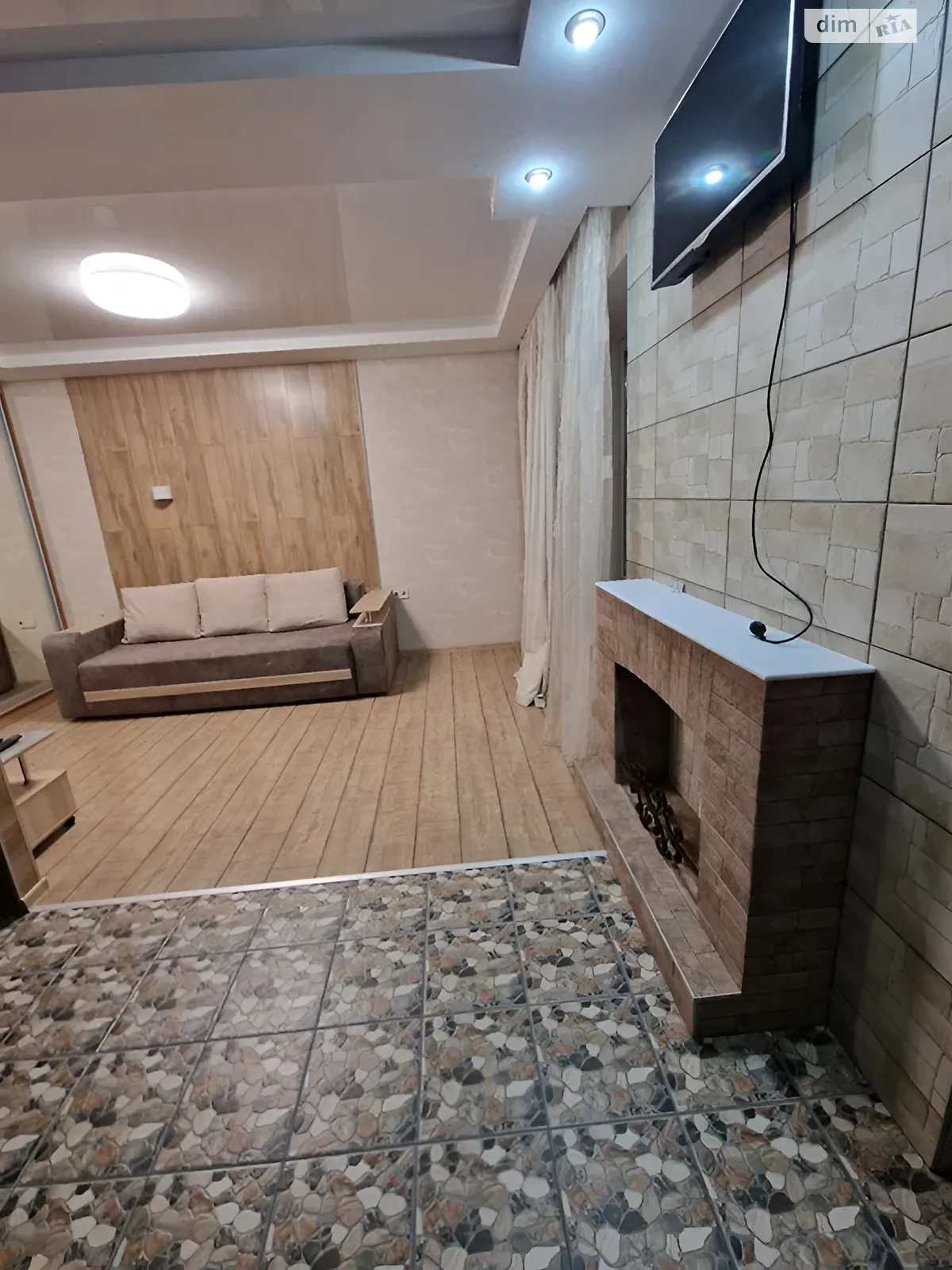 Продается 1-комнатная квартира 43 кв. м в Днепре, ул. Гидропарковая, 13 - фото 1