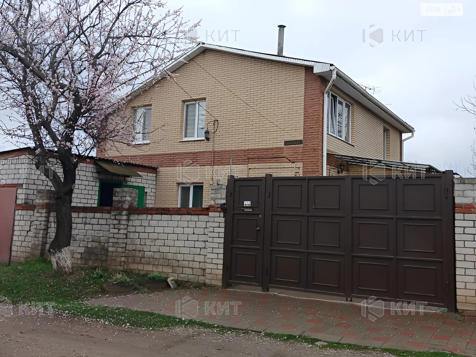 Продается дом на 2 этажа 146 кв. м с мансардой, цена: 120000 $ - фото 1