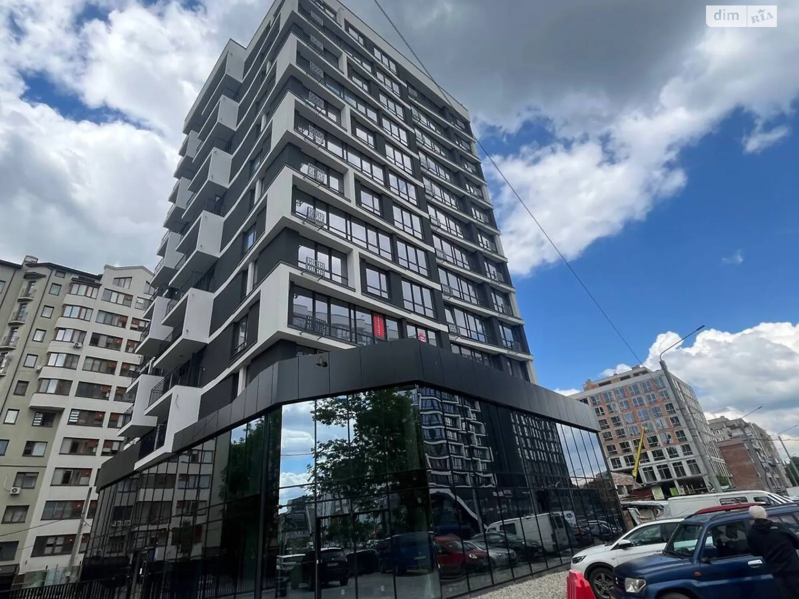 Продается 1-комнатная квартира 51 кв. м в Ивано-Франковске, бул. Южный, 32Б - фото 1