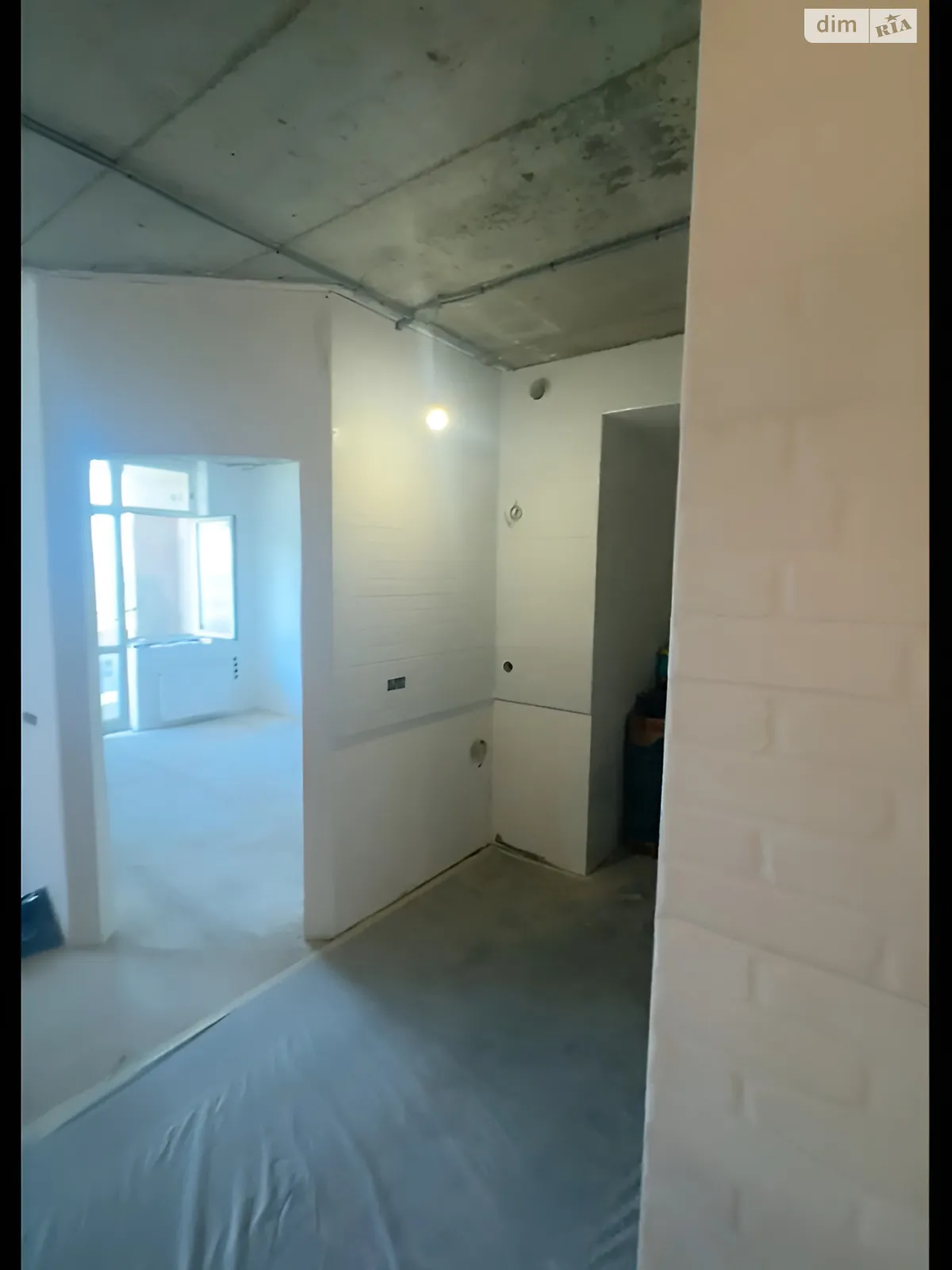 Продается 1-комнатная квартира 47 кв. м в Одессе, ул. Дюковская, 5 - фото 1