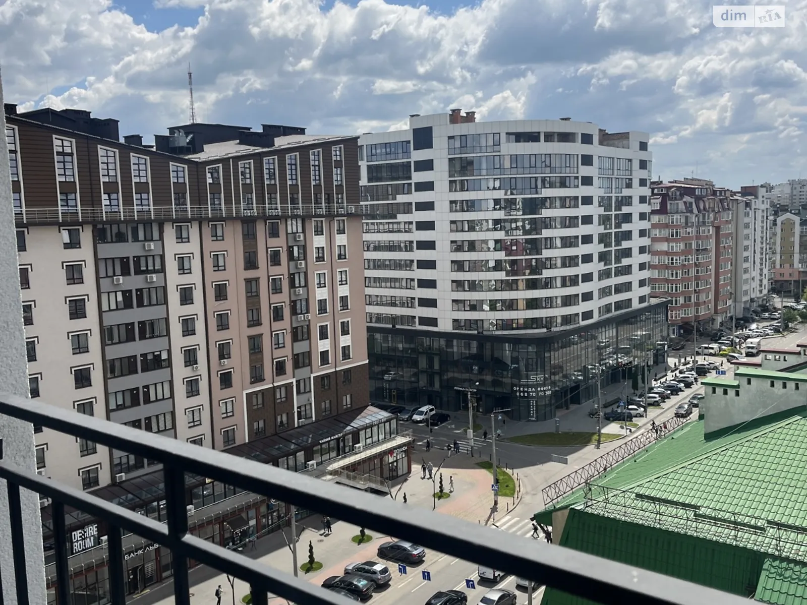 Продается 1-комнатная квартира 51 кв. м в Ивано-Франковске, бул. Южный - фото 1