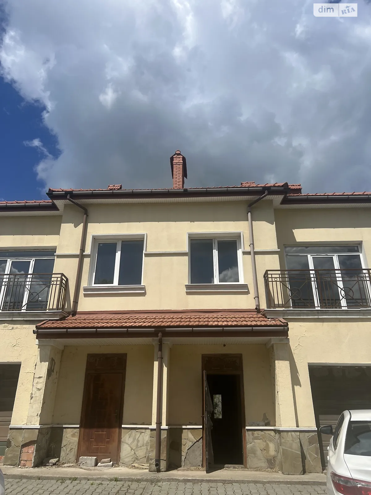 Продається будинок 3 поверховий 270 кв. м з балконом, цена: 81000 $ - фото 1