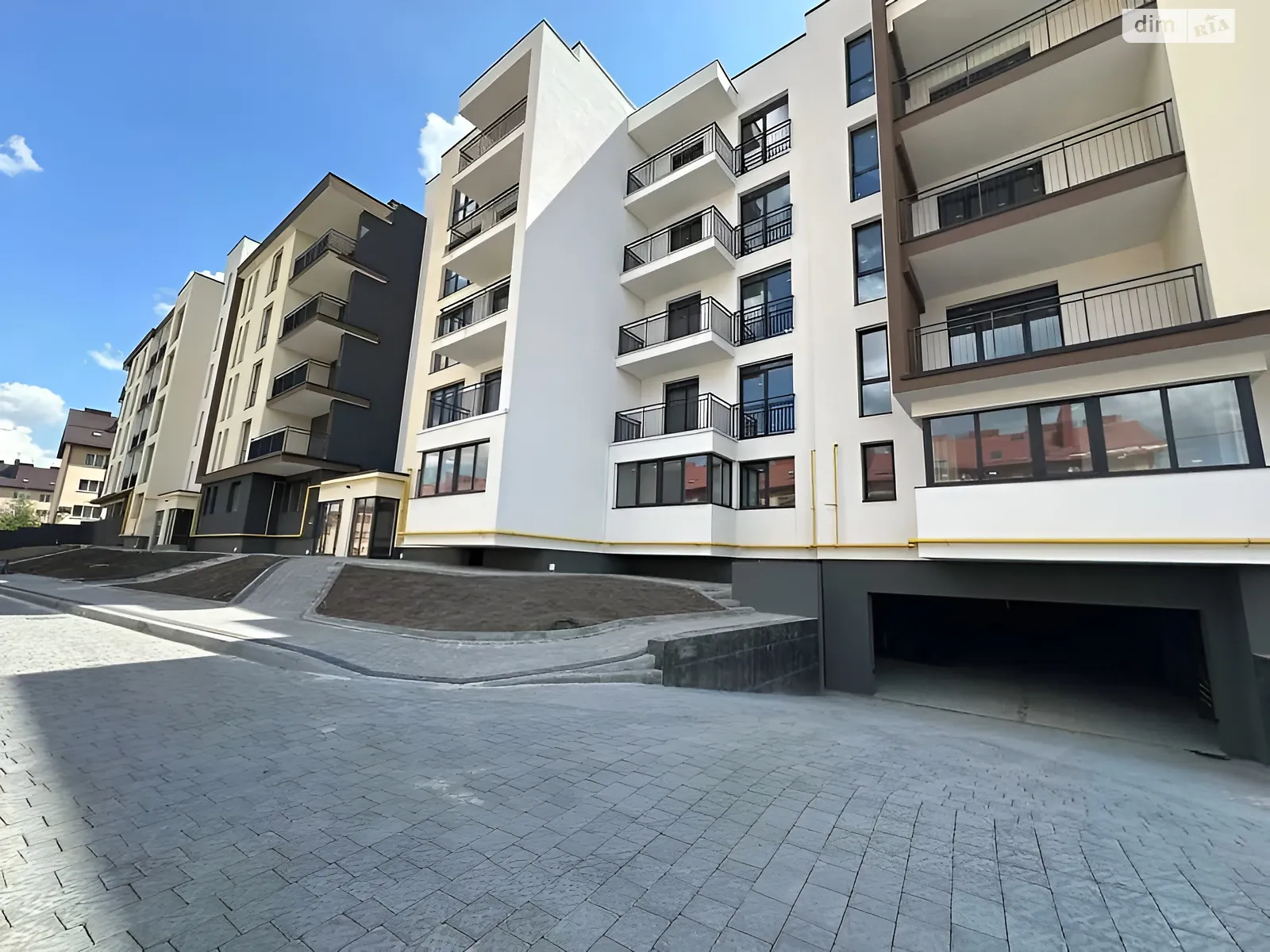 Продается 3-комнатная квартира 89 кв. м в Львове, ул. Трускавецкая - фото 1