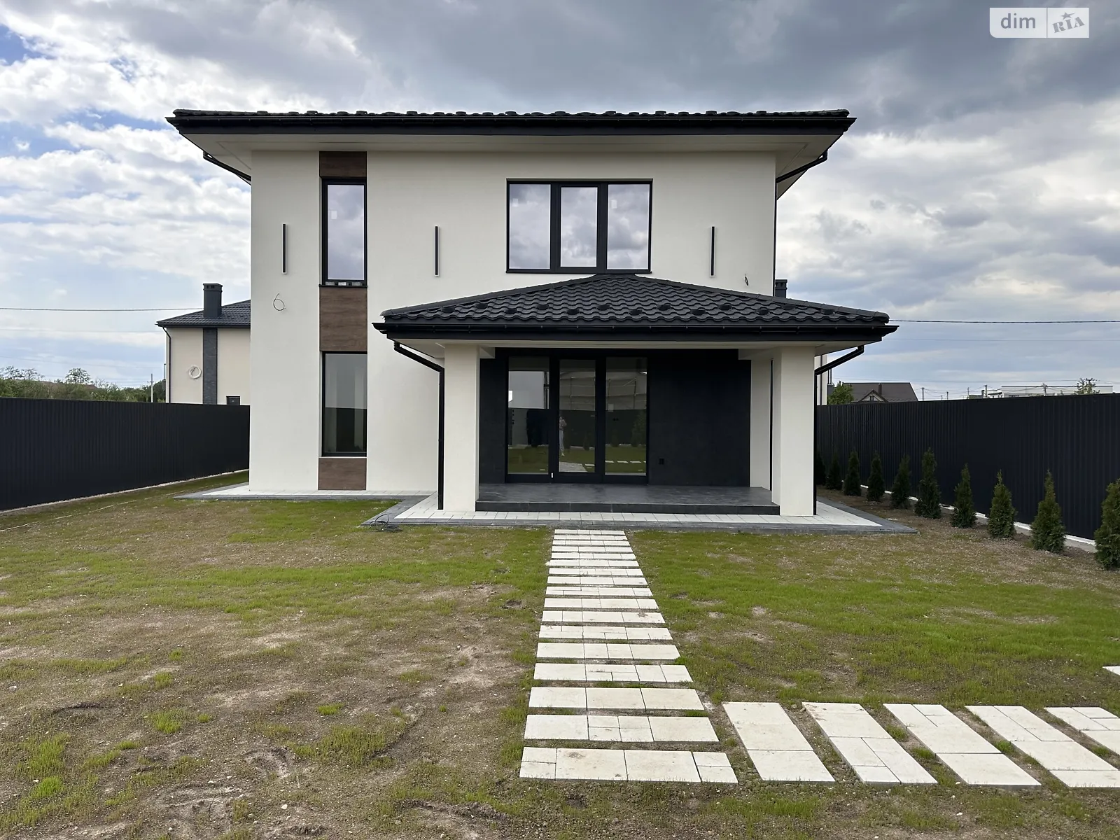 Продается дом на 2 этажа 160 кв. м с мебелью, цена: 195000 $ - фото 1