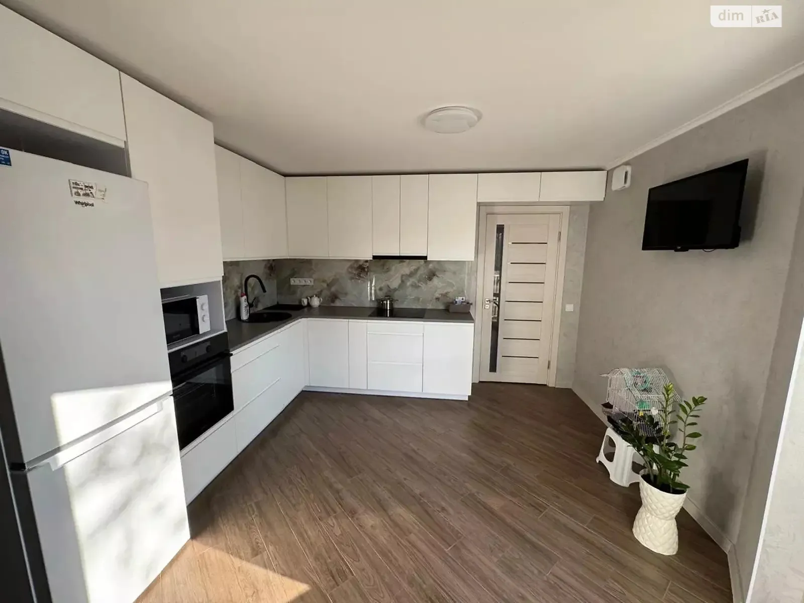 Продается 3-комнатная квартира 63 кв. м в Кропивницком, просп. Победы - фото 1