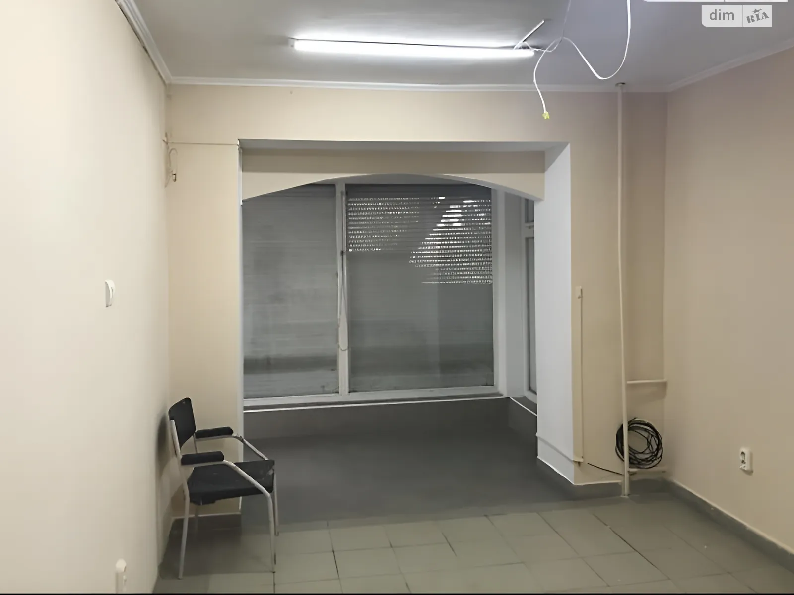 Здається в оренду об'єкт сфери послуг 25 кв. м в 5-поверховій будівлі, цена: 400 $ - фото 1