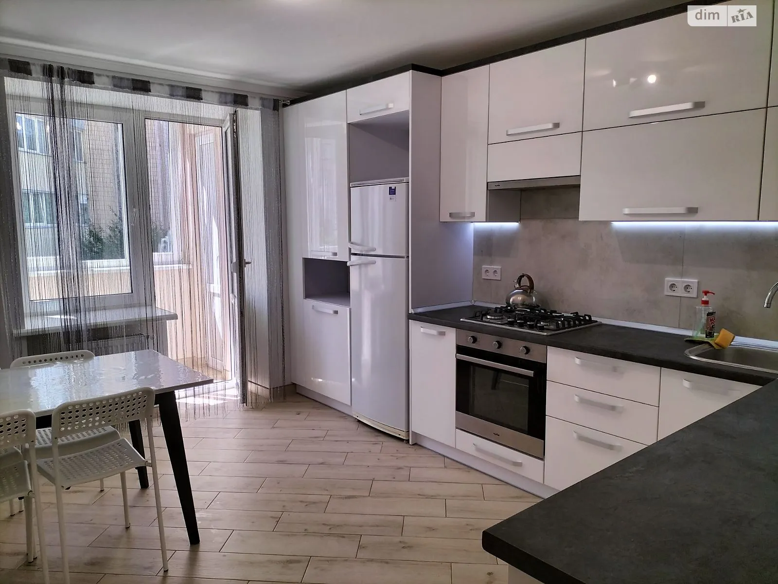 2-комнатная квартира 64 кв. м в Тернополе, ул. Над Яром - фото 1