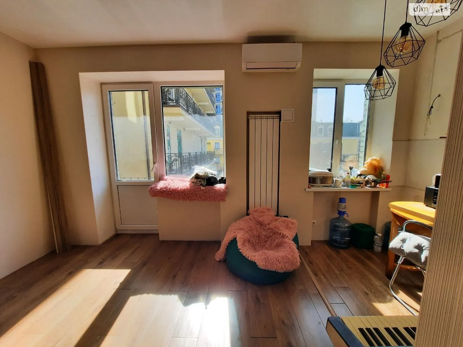 Продается 1-комнатная квартира 26 кв. м в Киеве, ул. Набережно-Крещатицкая, 33 - фото 1