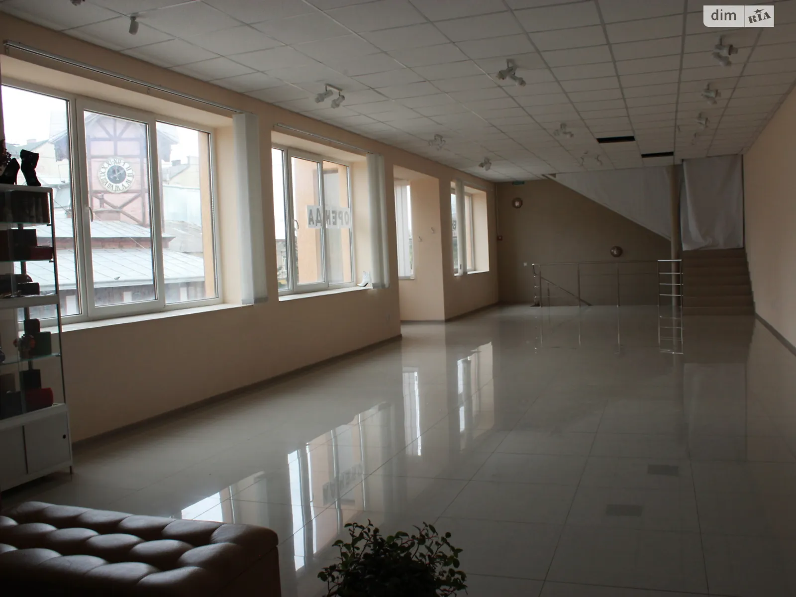 Продается помещения свободного назначения 215 кв. м в 3-этажном здании, цена: 185000 $ - фото 1