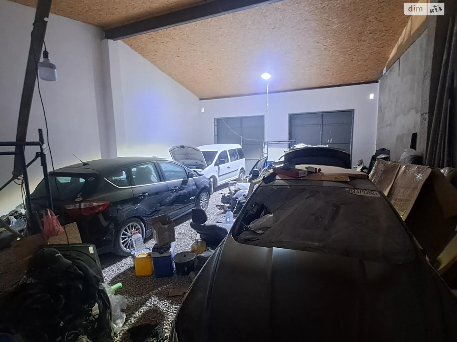 Сдается в аренду отдельно стоящий гараж под бус на 110 кв. м, цена: 12500 грн - фото 1
