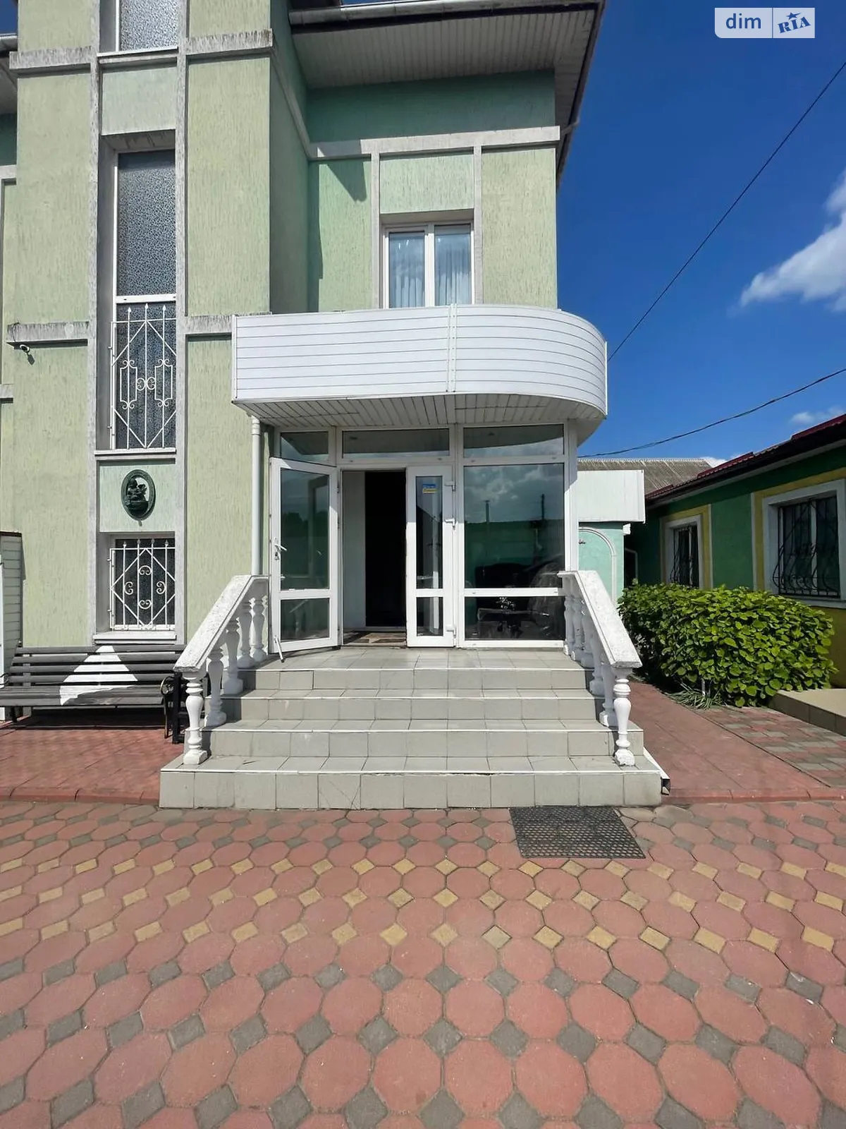 Сдается в аренду помещения свободного назначения 335 кв. м в 3-этажном здании, цена: 36000 грн - фото 1