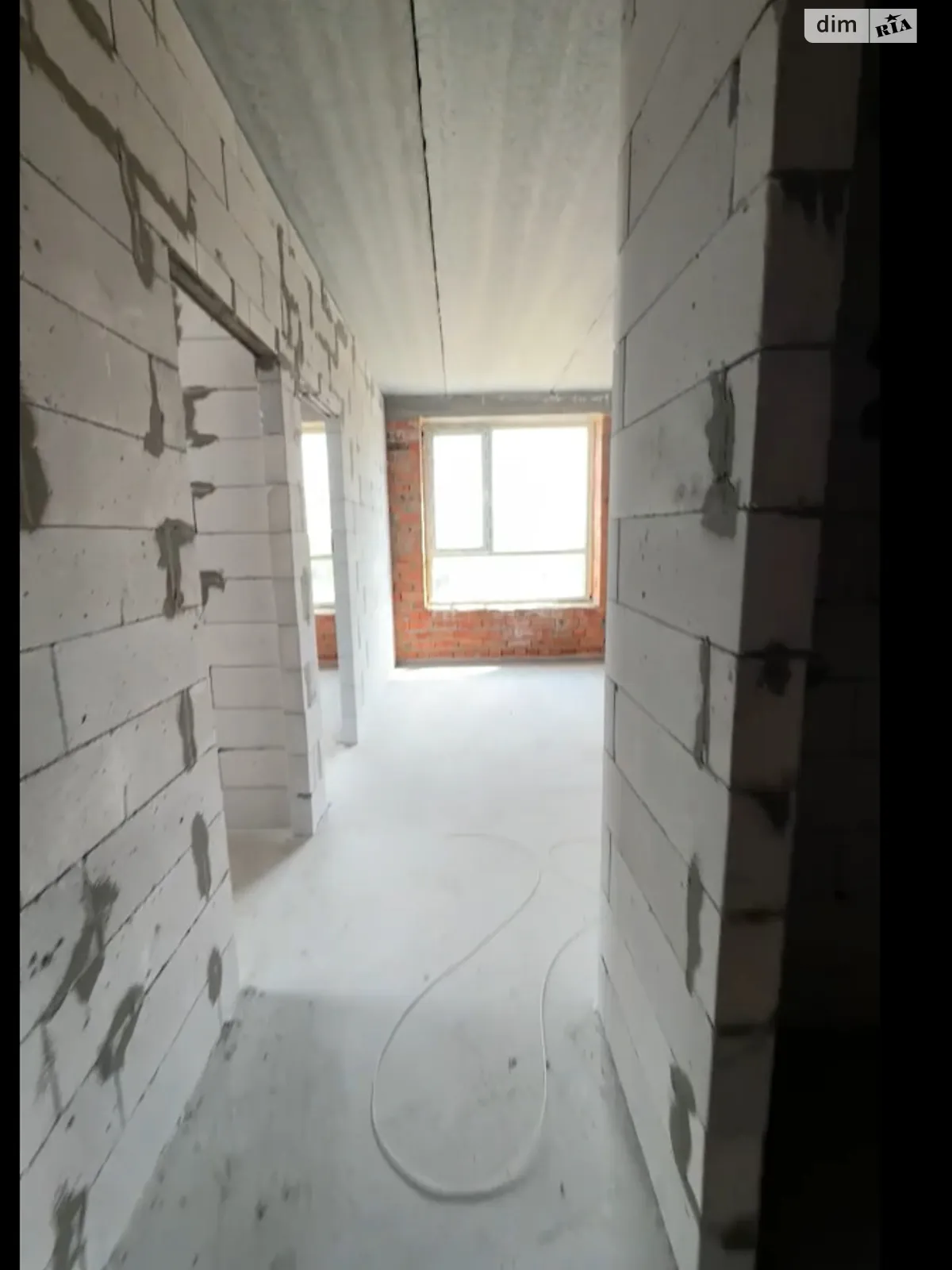 Продается 2-комнатная квартира 42 кв. м в Гостомеле, ул. Мирная, 3 - фото 1