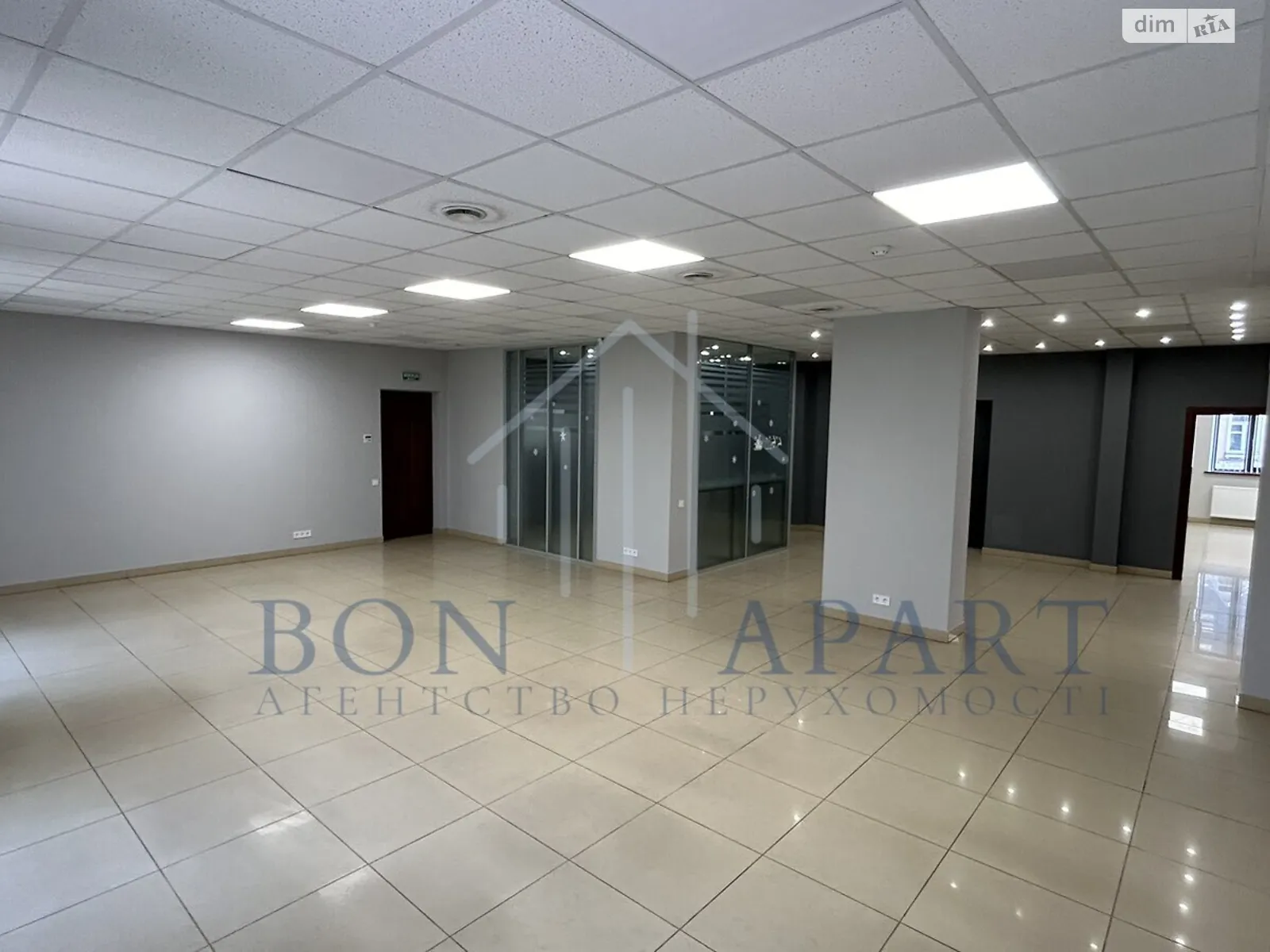 Здається в оренду офіс 222 кв. м в бізнес-центрі, цена: 3400 $ - фото 1