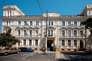 Продажа комнаты, Одесса, р‑н. Приморский, Нины Строкатой (Бунина) улица, дом 8