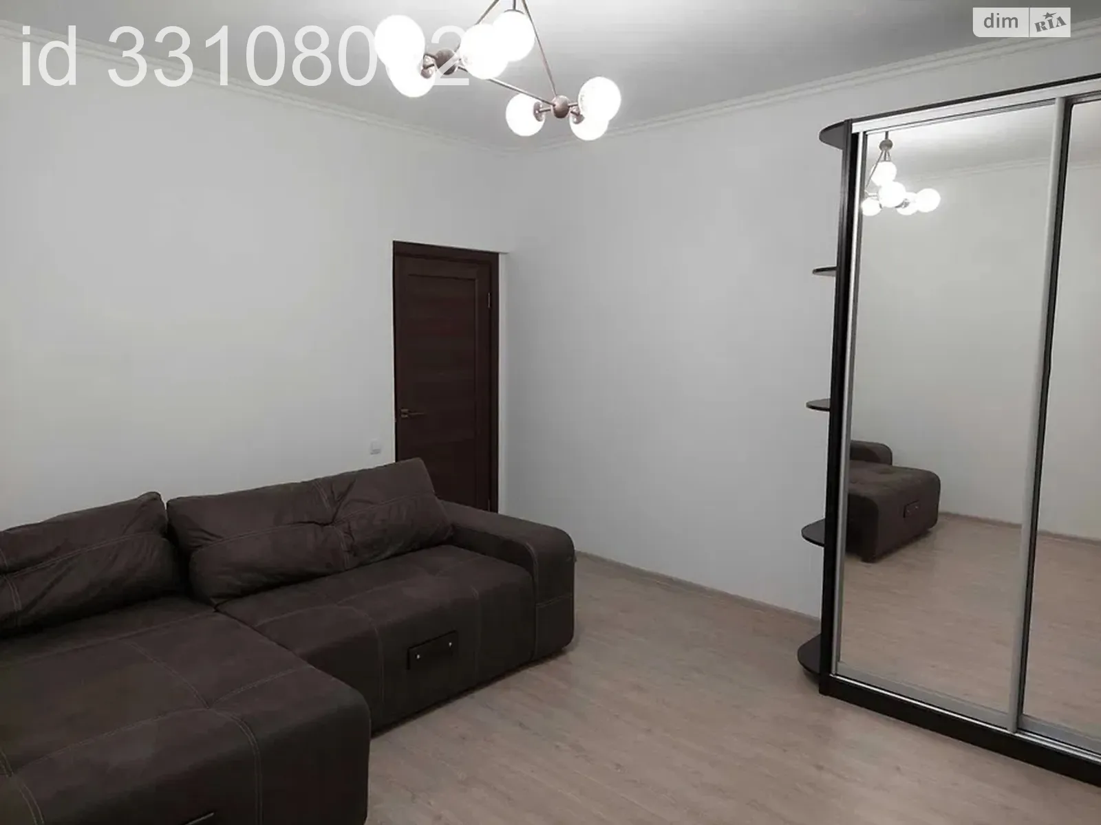 Сдается в аренду офис 60 кв. м в бизнес-центре, цена: 700 $ - фото 1