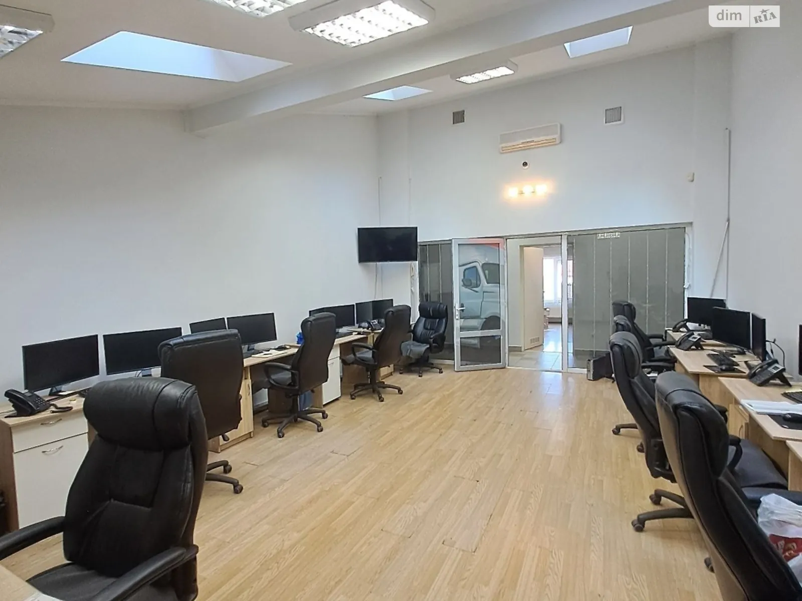 Продається офіс 227.4 кв. м в бізнес-центрі, цена: 284000 $ - фото 1