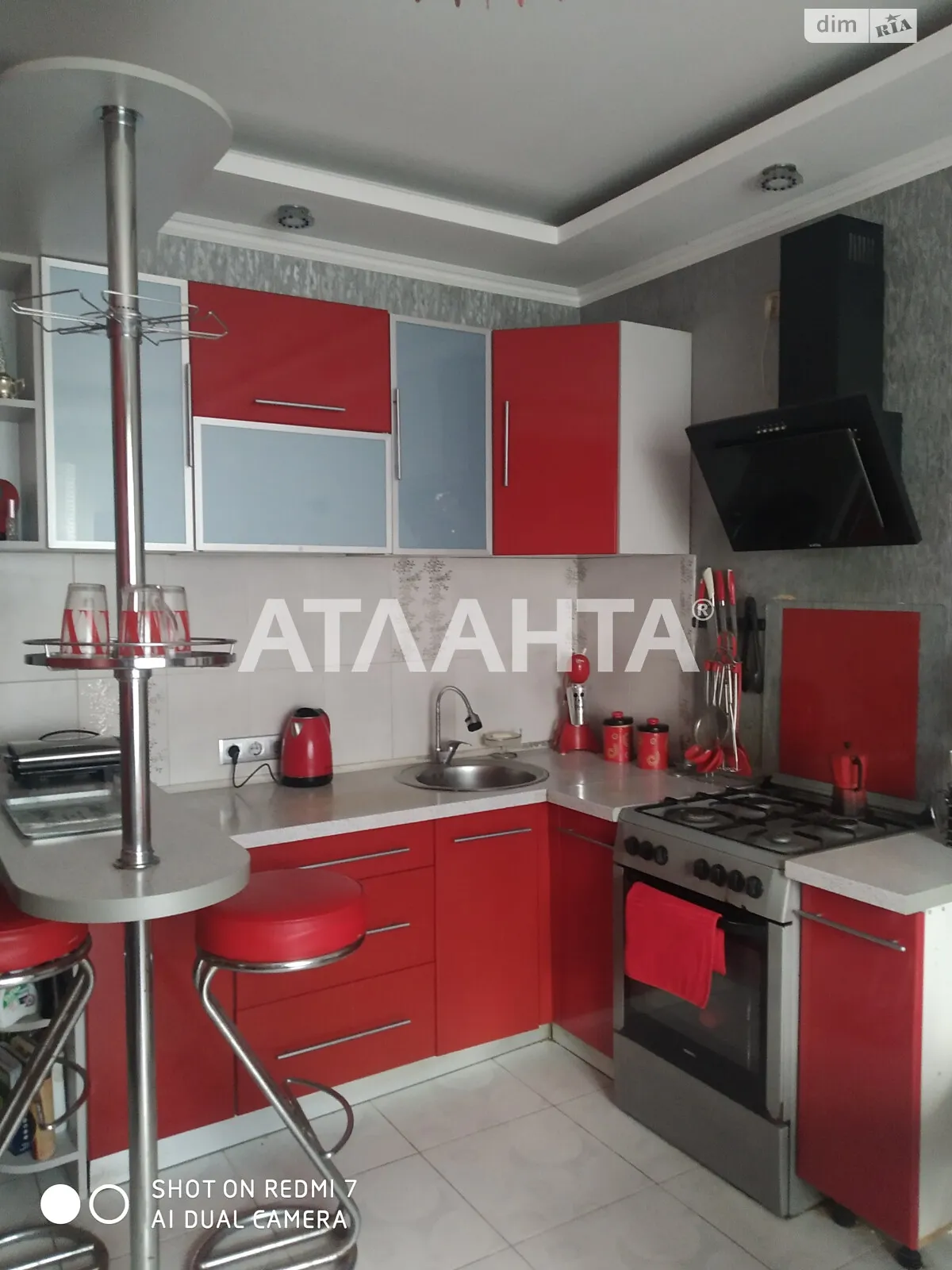 Продається 1-кімнатна квартира 63 кв. м у Южному, вул. Новобілярська - фото 1