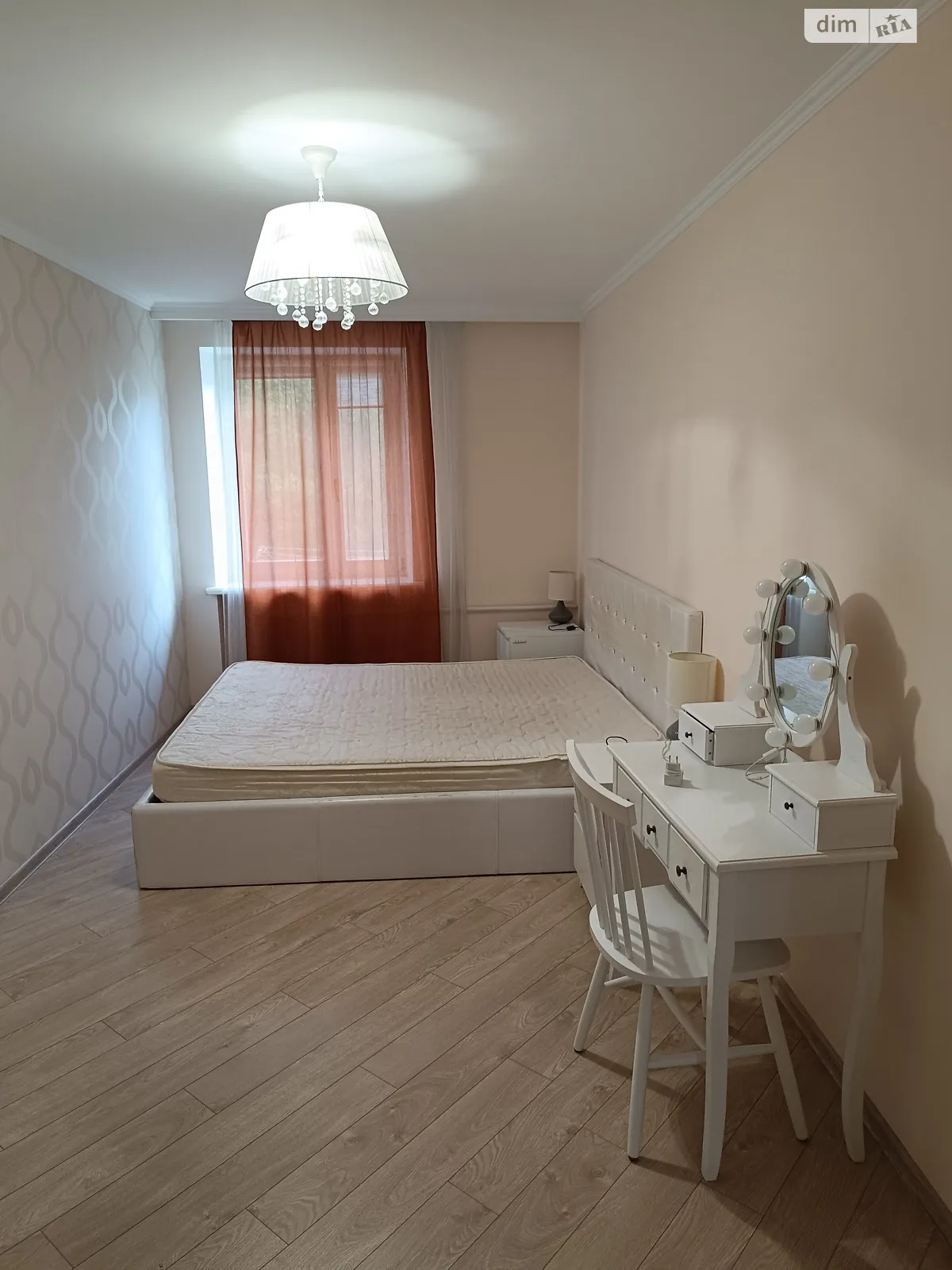 3-комнатная квартира 70 кв. м в, цена: 400 $ - фото 1