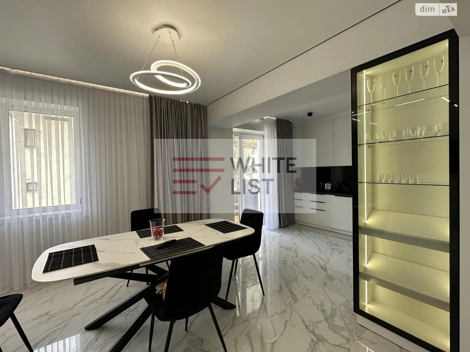 Здається в оренду 2-кімнатна квартира 80 кв. м у Чернівцях - фото 1