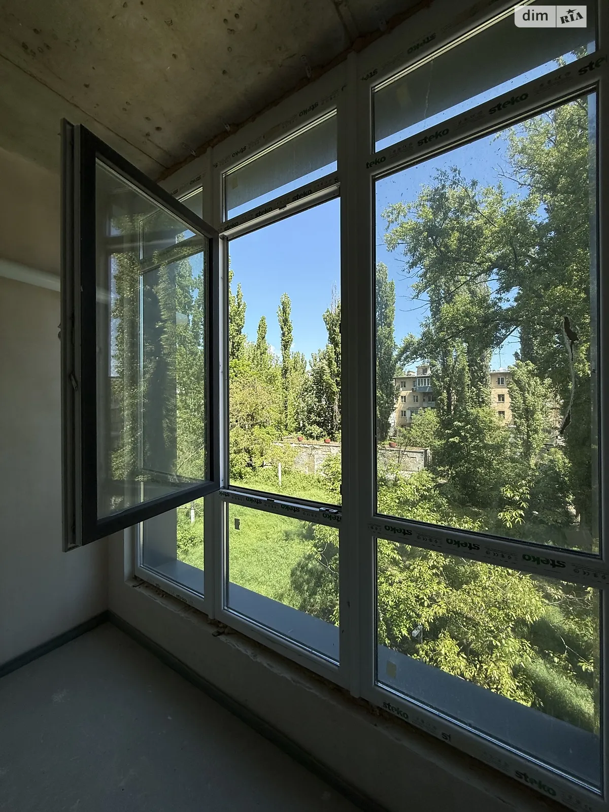 Продается 1-комнатная квартира 43.3 кв. м в Одессе, ул. Космонавтов, 23К - фото 1