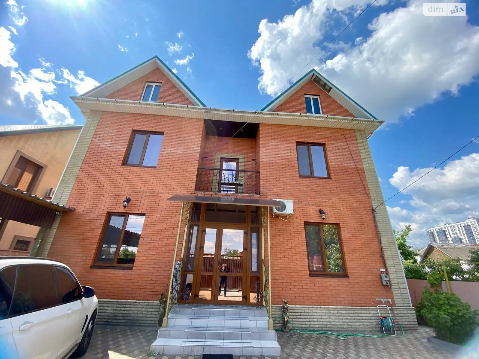 Продається будинок 2 поверховий 232 кв. м з садом, цена: 199999 $ - фото 1