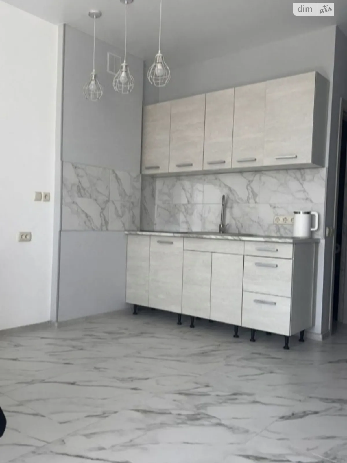 Продается 1-комнатная квартира 25 кв. м в Одессе, ул. Слободская, 56/1 - фото 1