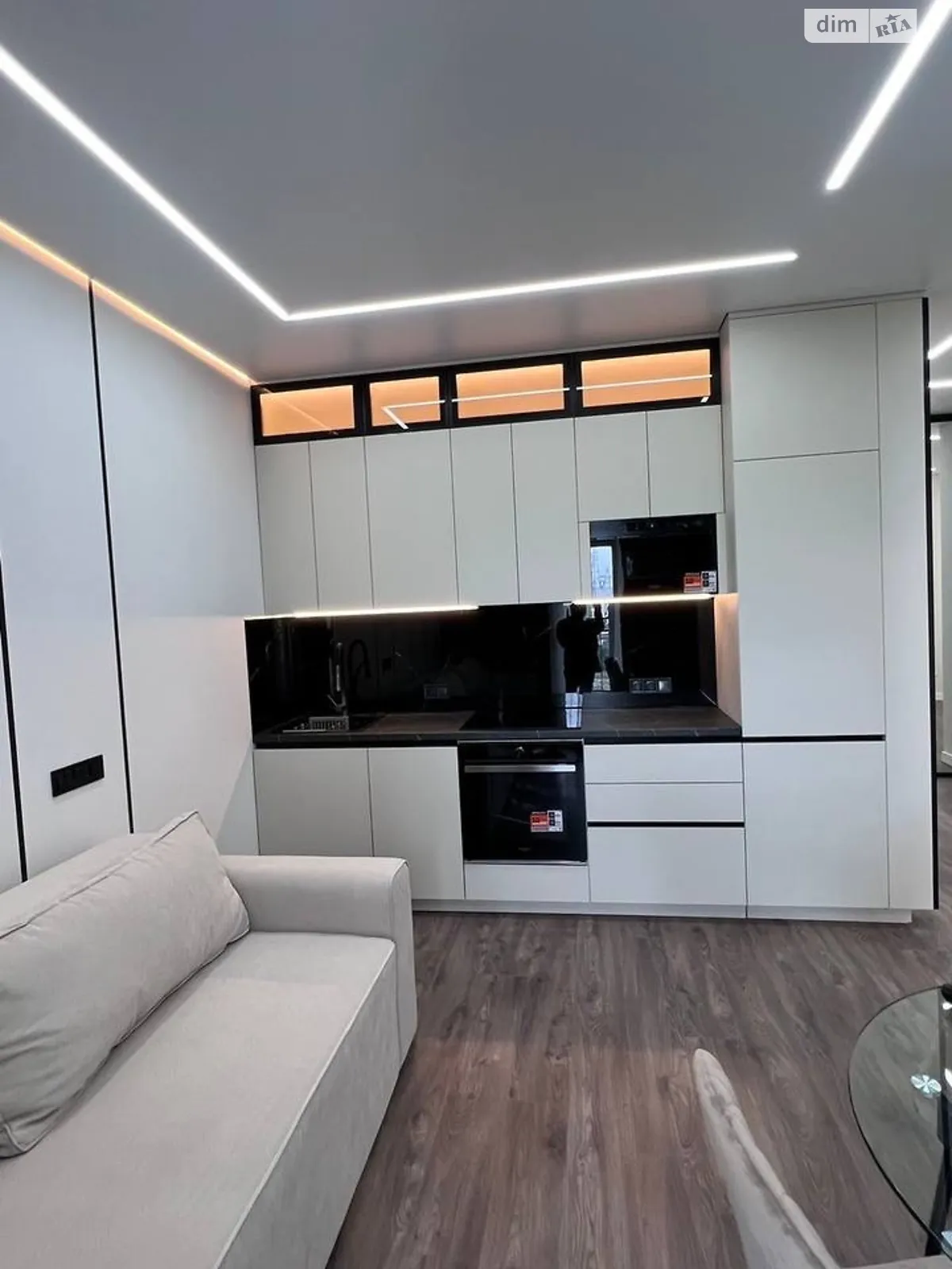 Продается 1-комнатная квартира 43 кв. м в Одессе, ул. Краснова, 1В - фото 1