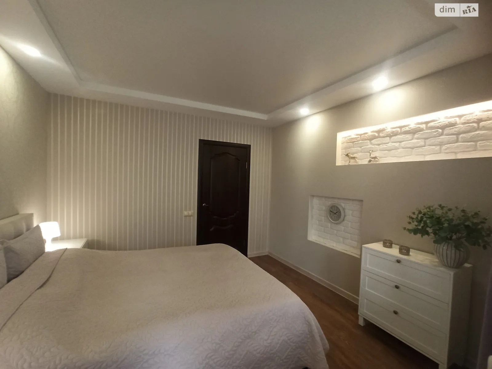 Продается 2-комнатная квартира 50.3 кв. м в Каменском, бул. Строителей, 3 - фото 1