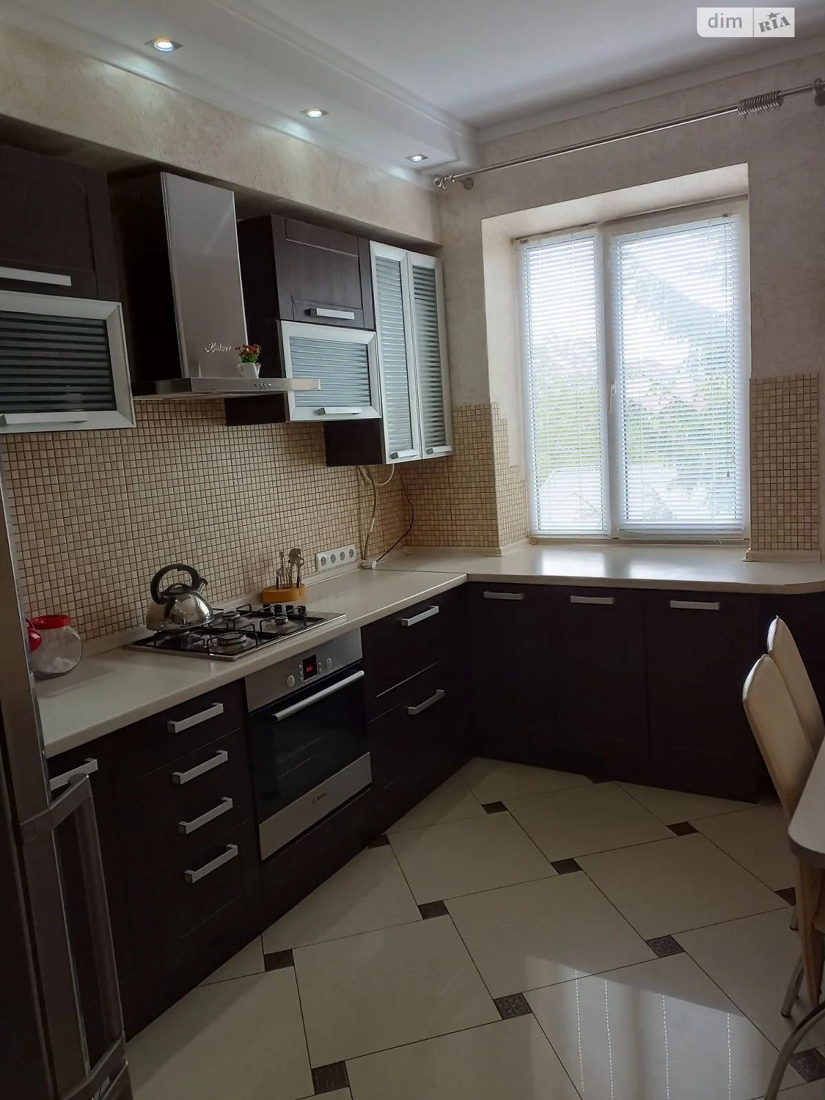 Продается 3-комнатная квартира 79.3 кв. м в Дрогобыче, ул. Шептицкого, 18 - фото 1