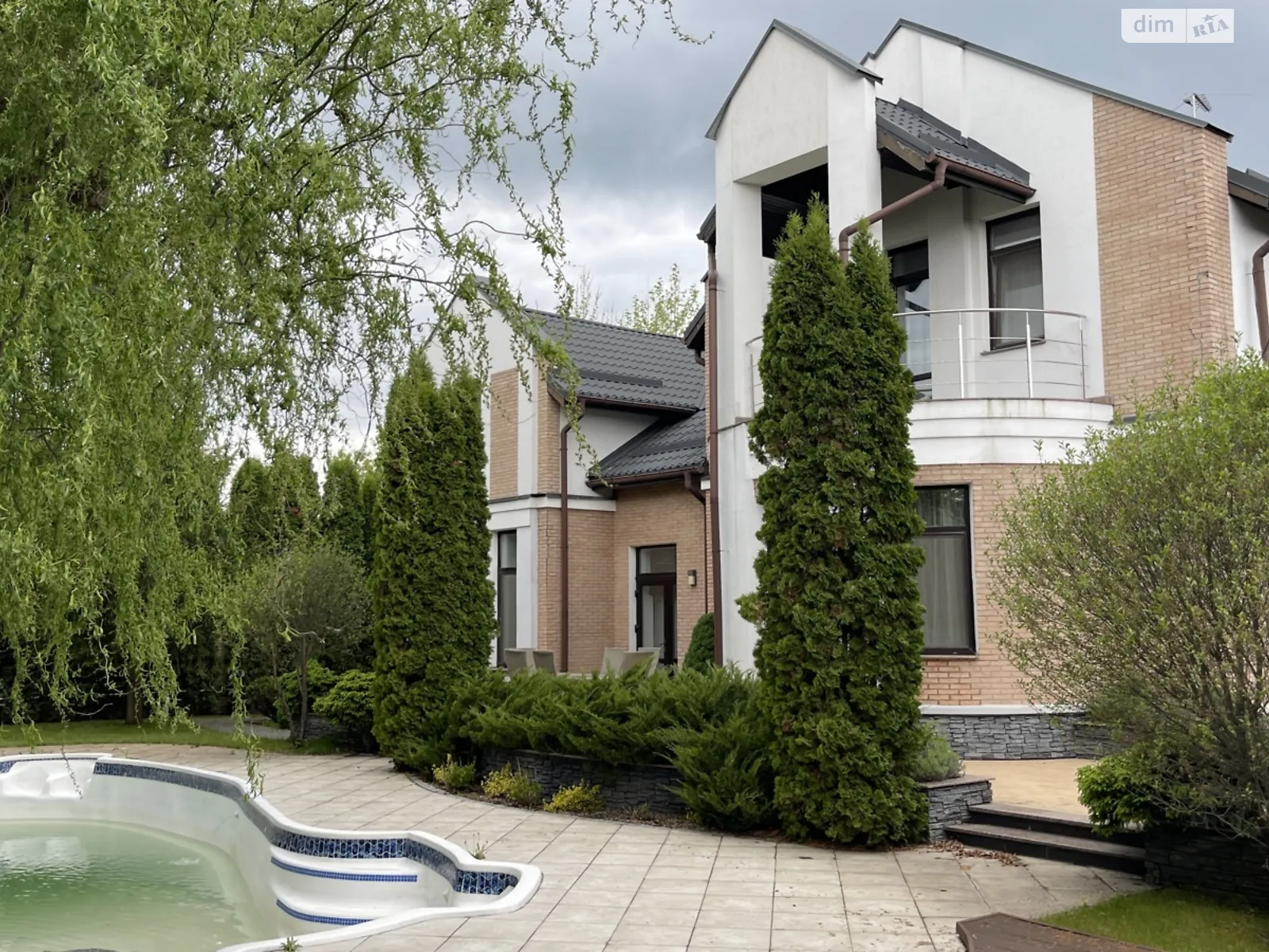 Продается дом на 2 этажа 500 кв. м с гаражом, цена: 700000 $ - фото 1