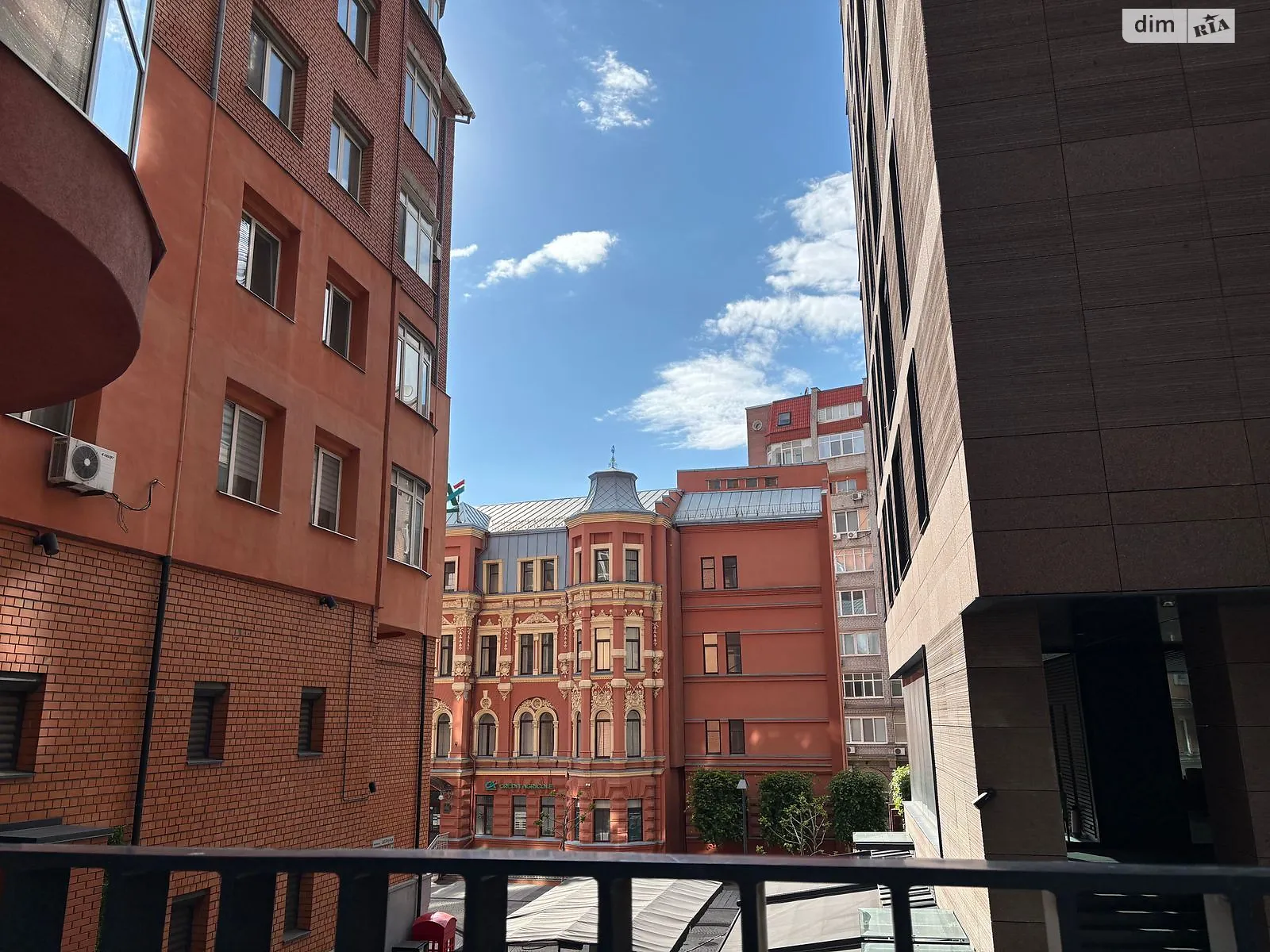 Продается подземный паркинг под легковое авто на 20 кв. м, цена: 25000 € - фото 1