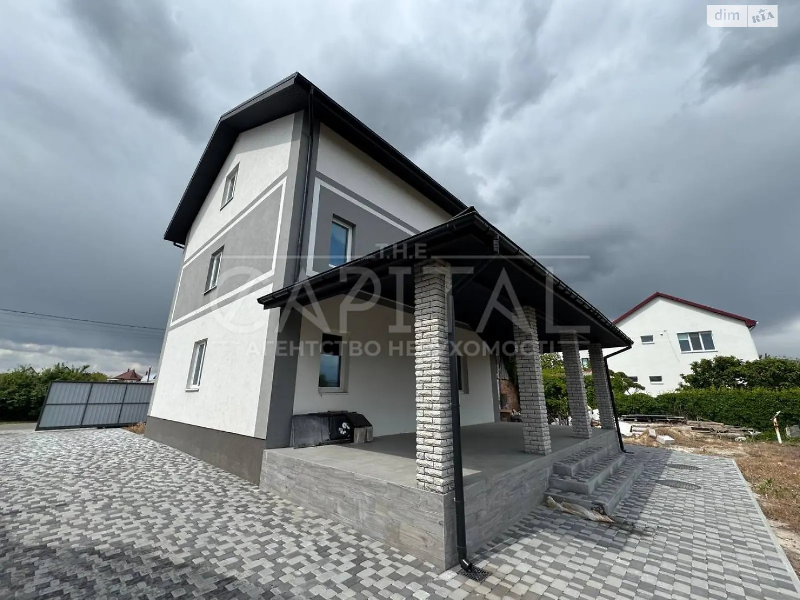 Продается дом на 3 этажа 240 кв. м с бассейном, цена: 169000 $ - фото 1