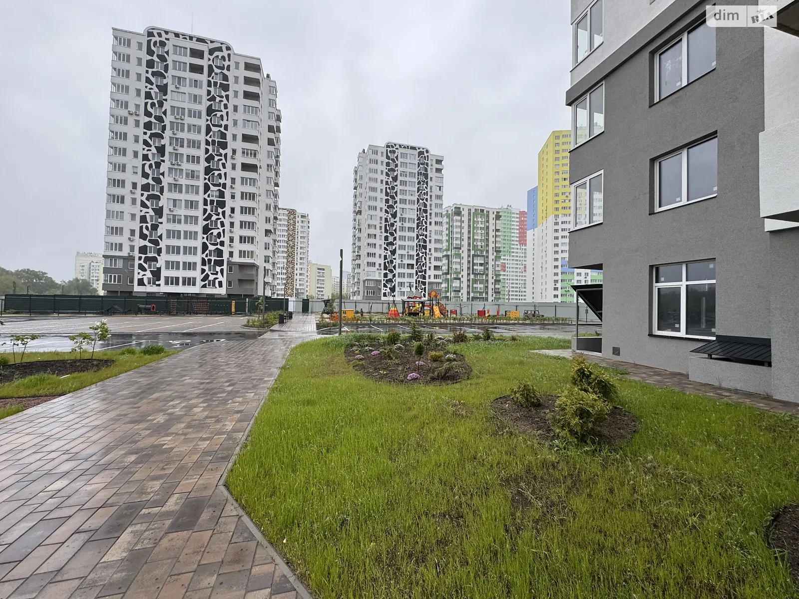 Продается 1-комнатная квартира 64 кв. м в Броварах, ул. Павла Чубинского - фото 1