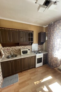 Продажа квартиры, Киевская, Белая Церковь, р‑н. Ж-д посёлок, Василия Симоненко улица, дом 4