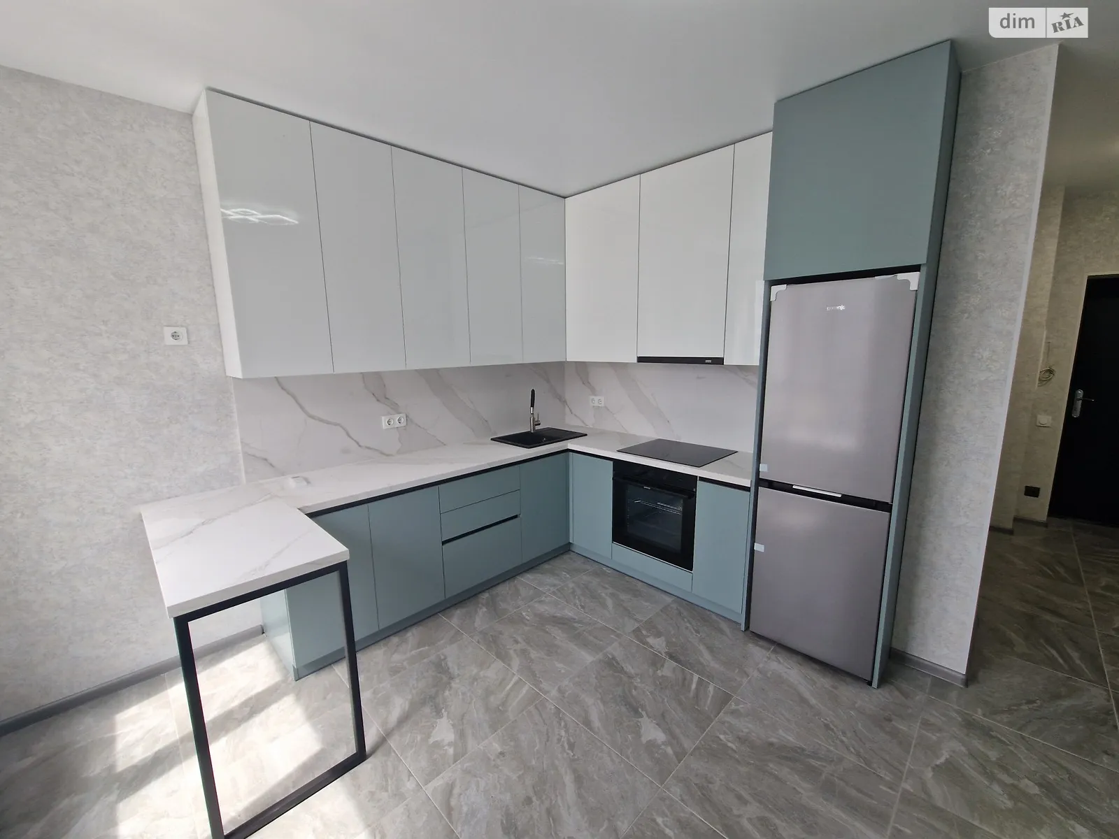 Продается 1-комнатная квартира 37.2 кв. м в Броварах, ул. Героев Крут, 4 - фото 1