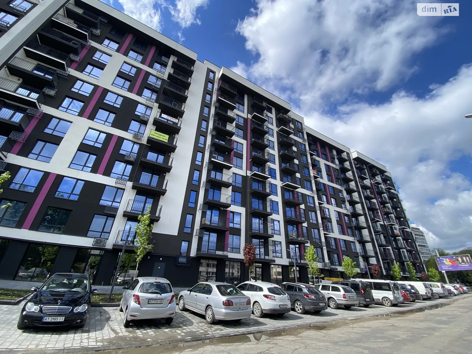 Продается 2-комнатная квартира 52 кв. м в Ивано-Франковске, ул. Флотская, 10 - фото 1