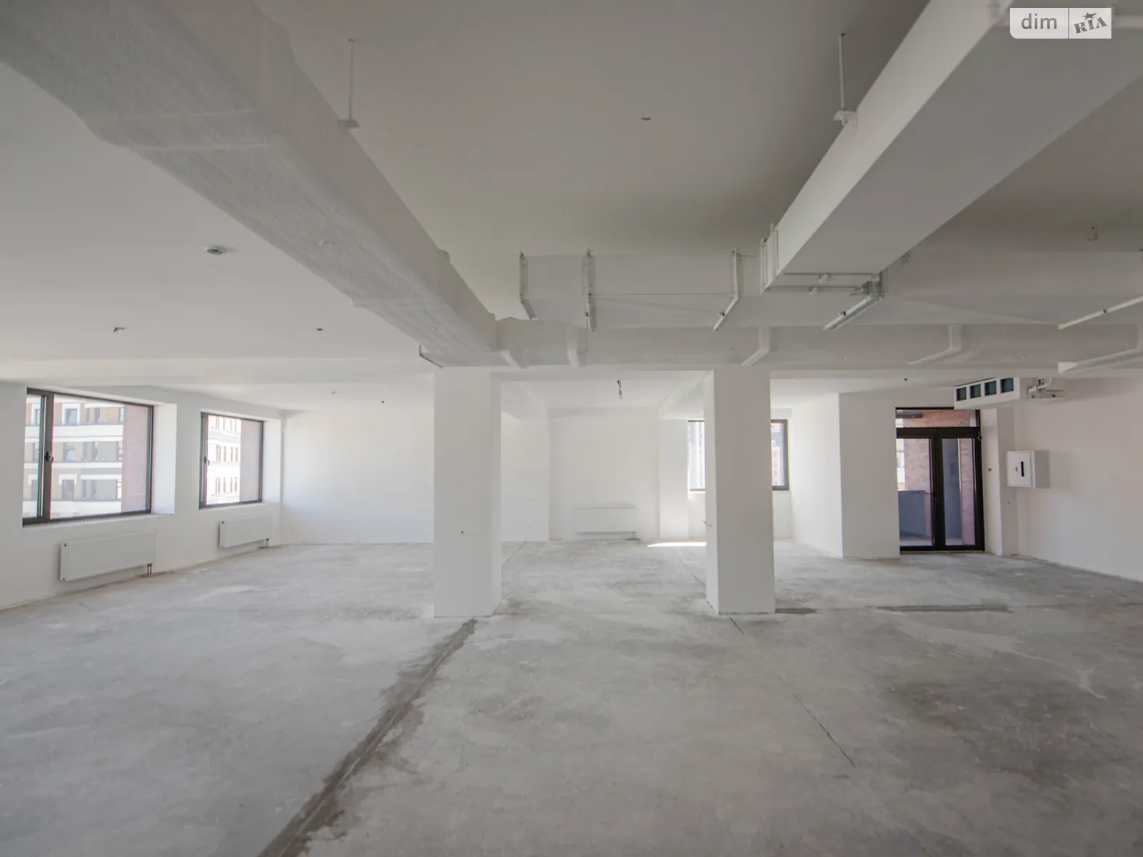Сдается в аренду офис 198 кв. м в бизнес-центре, цена: 4258 $ - фото 1