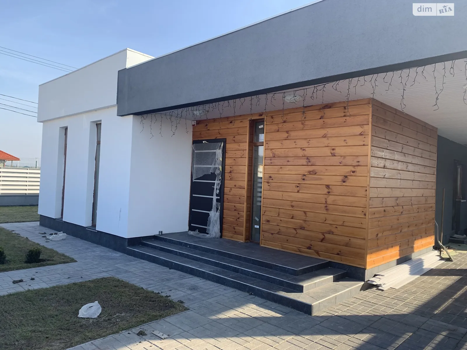 Продається одноповерховий будинок 110 кв. м з гаражем, цена: 77000 $ - фото 1