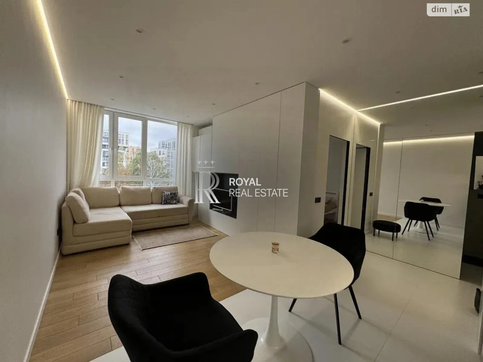 Продається 1-кімнатна квартира 38.2 кв. м у Києві, вул. Салютна, 2 - фото 1