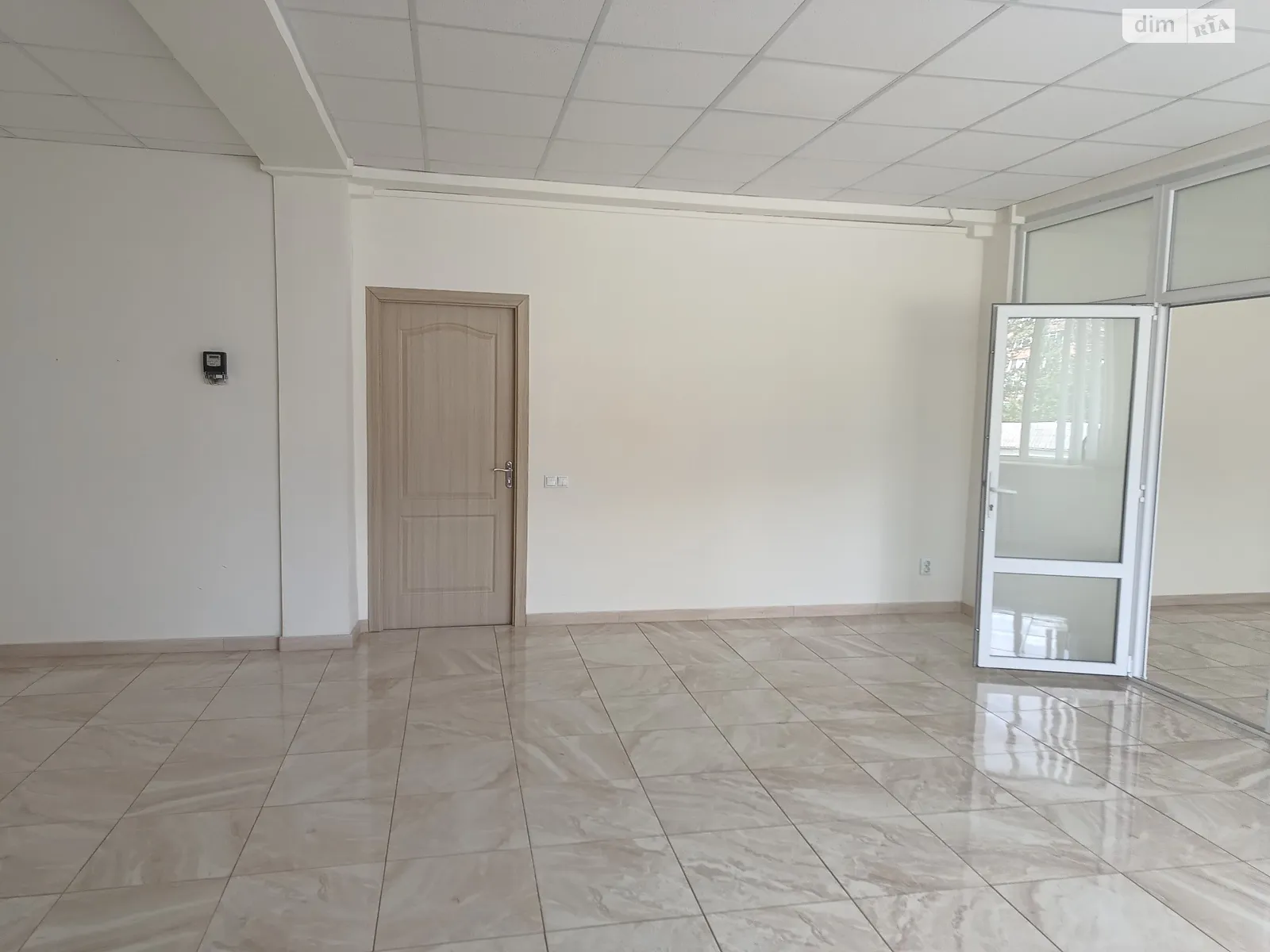 Сдается в аренду офис 60 кв. м в бизнес-центре, цена: 12500 грн - фото 1