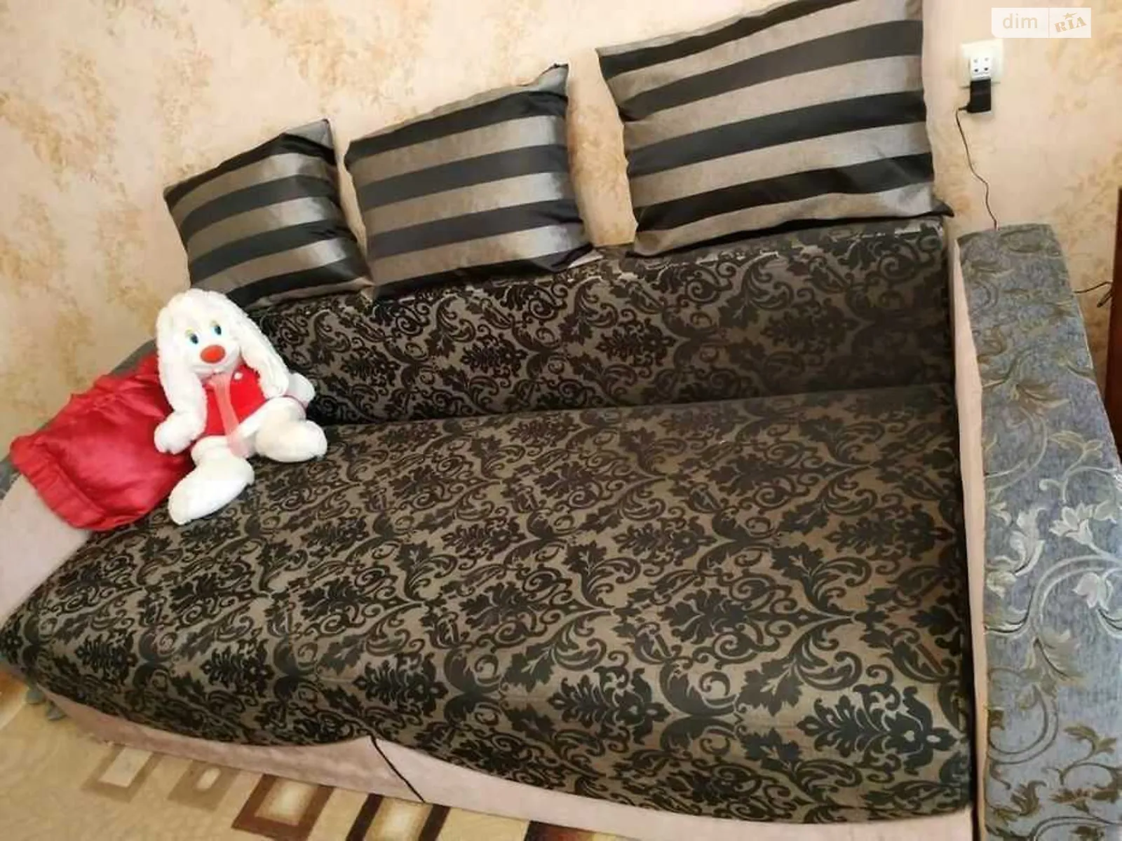 Продается 1-комнатная квартира 58 кв. м в Полтаве, ул. Огнивская, 14 - фото 1