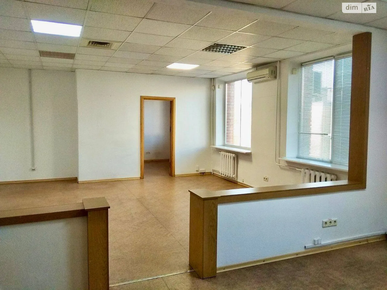 Сдается в аренду офис 220 кв. м в бизнес-центре, цена: 66000 грн - фото 1